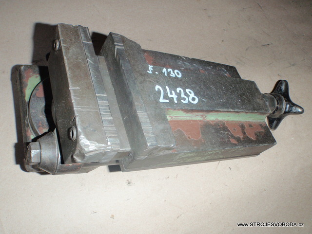 Svěrák strojní sklopný 130mm (02438.JPG)